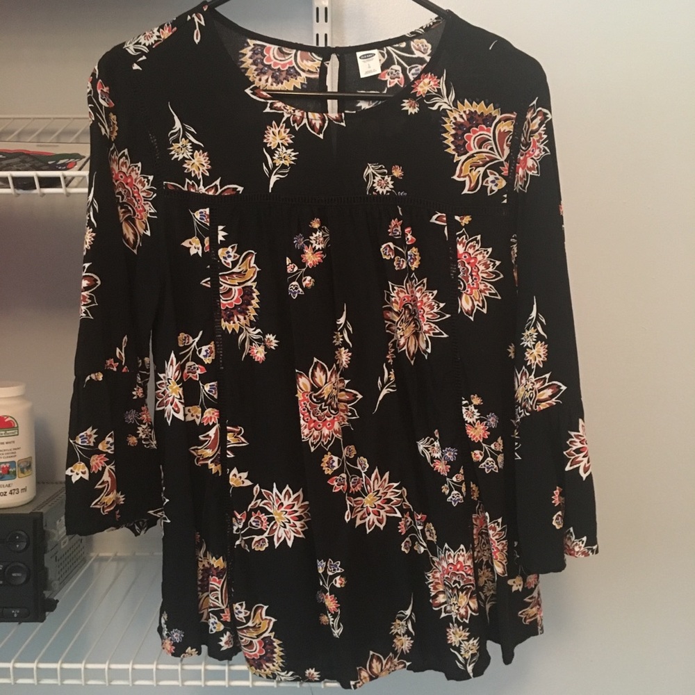 Old Navy floral bell sleeve blouse - large